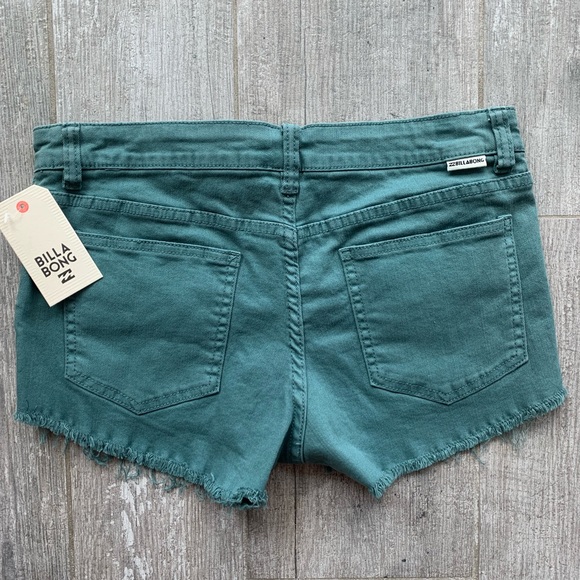 🔥🔥BILLABONG - LITE HEARTED DENIM SHORT🔥🔥 - Picture 4 of 4